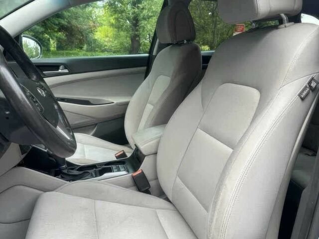 Черный Хендай Туксон, объемом двигателя 1.6 л и пробегом 53 тыс. км за 2950 $, фото 7 на Automoto.ua