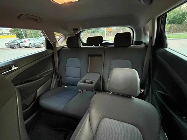 Чорний Хендай Туксон, об'ємом двигуна 1.7 л та пробігом 98 тис. км за 14000 $, фото 17 на Automoto.ua