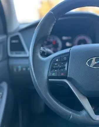 Чорний Хендай Туксон, об'ємом двигуна 2 л та пробігом 131 тис. км за 10400 $, фото 7 на Automoto.ua