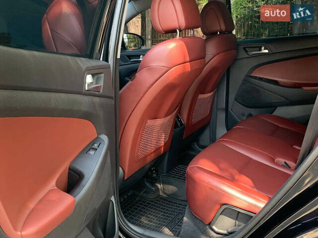 Черный Хендай Туксон, объемом двигателя 2 л и пробегом 122 тыс. км за 19800 $, фото 8 на Automoto.ua