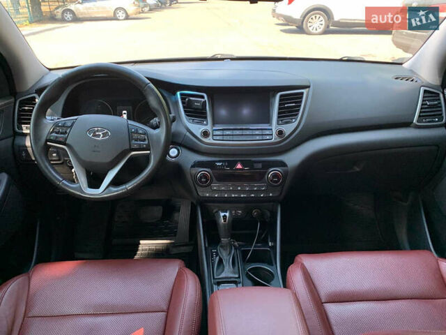 Черный Хендай Туксон, объемом двигателя 2 л и пробегом 122 тыс. км за 19800 $, фото 10 на Automoto.ua