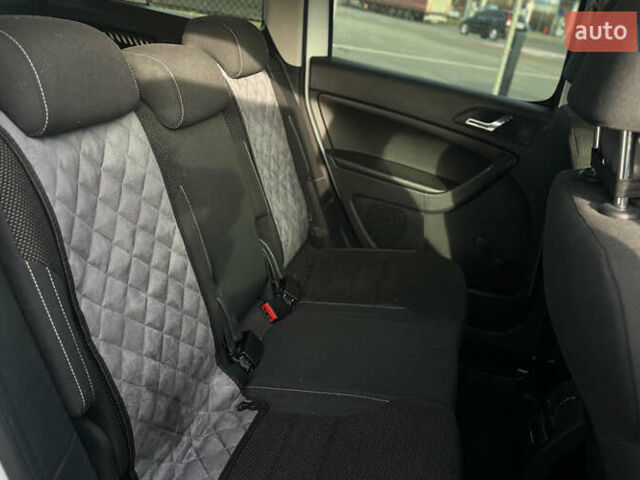 Черный Хендай Туксон, объемом двигателя 2 л и пробегом 242 тыс. км за 12900 $, фото 17 на Automoto.ua