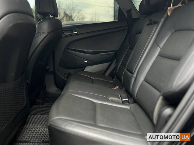 Черный Хендай Туксон, объемом двигателя 2 л и пробегом 106 тыс. км за 17900 $, фото 20 на Automoto.ua