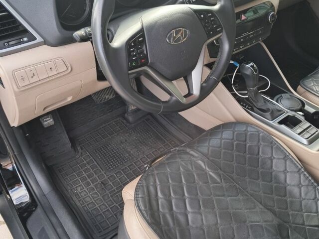 Хендай Туксон 2017 в Калуше на Automoto.ua Черный Хендай Туксон, объемом двигателя 2 л и пробегом 126 тыс. км за 16600 $, фото 6 на Automoto.ua