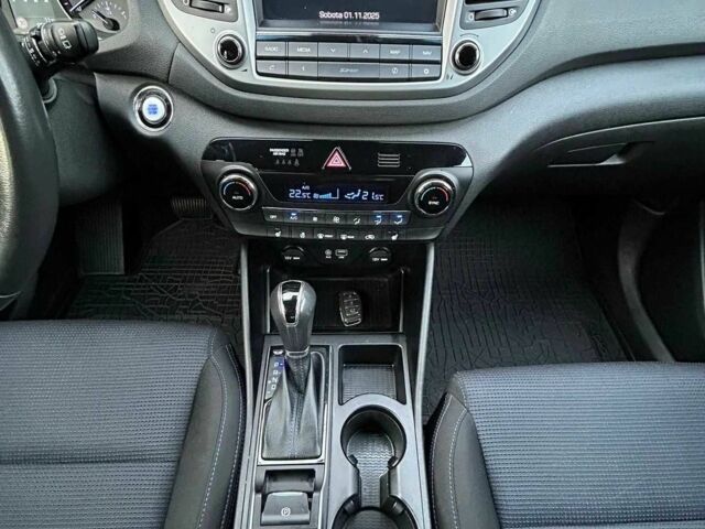 Чорний Хендай Туксон, об'ємом двигуна 1.7 л та пробігом 98 тис. км за 14000 $, фото 14 на Automoto.ua