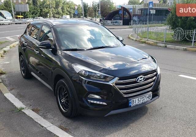 Черный Хендай Туксон, объемом двигателя 1.59 л и пробегом 101 тыс. км за 20600 $, фото 6 на Automoto.ua