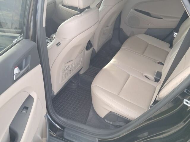 Хендай Туксон 2017 в Калуше на Automoto.ua Черный Хендай Туксон, объемом двигателя 2 л и пробегом 126 тыс. км за 16600 $, фото 5 на Automoto.ua