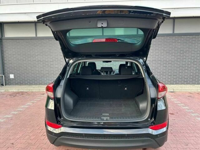 Чорний Хендай Туксон, об'ємом двигуна 1.7 л та пробігом 98 тис. км за 14000 $, фото 22 на Automoto.ua