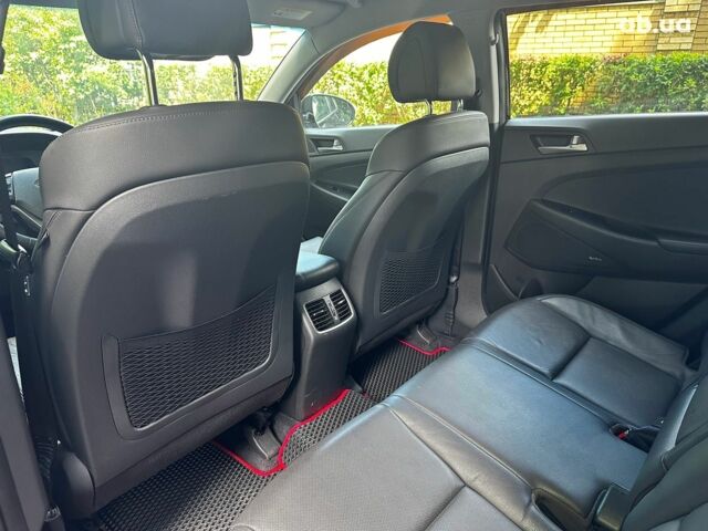 Черный Хендай Туксон, объемом двигателя 2 л и пробегом 109 тыс. км за 18490 $, фото 18 на Automoto.ua