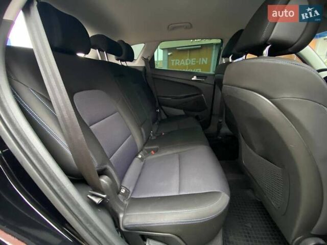 Черный Хендай Туксон, объемом двигателя 2 л и пробегом 106 тыс. км за 19500 $, фото 16 на Automoto.ua