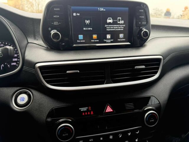 Чорний Хендай Туксон, об'ємом двигуна 2 л та пробігом 70 тис. км за 23000 $, фото 1 на Automoto.ua