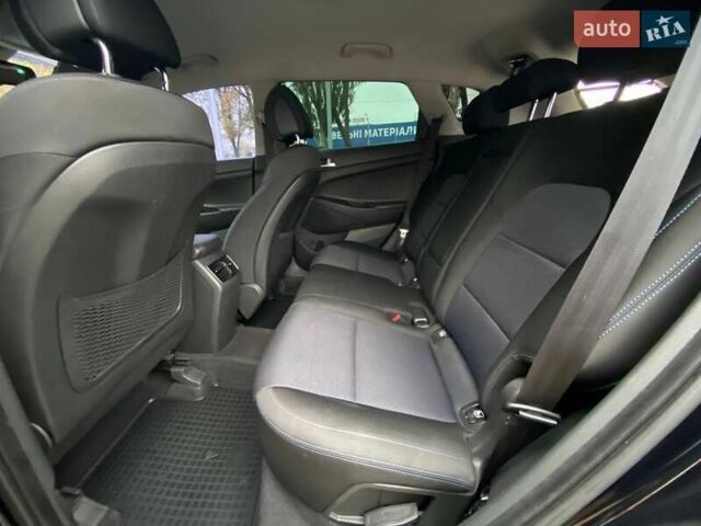 Черный Хендай Туксон, объемом двигателя 2 л и пробегом 106 тыс. км за 19500 $, фото 17 на Automoto.ua