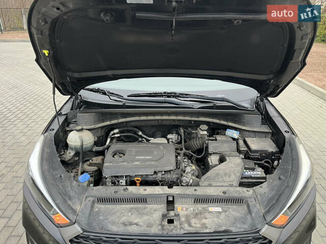 Черный Хендай Туксон, объемом двигателя 1.69 л и пробегом 134 тыс. км за 21800 $, фото 40 на Automoto.ua