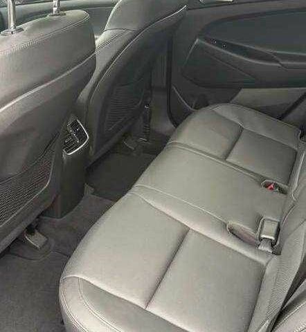 Черный Хендай Туксон, объемом двигателя 1.6 л и пробегом 65 тыс. км за 12600 $, фото 8 на Automoto.ua