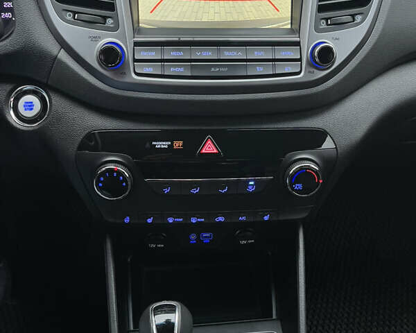 Черный Хендай Туксон, объемом двигателя 1.69 л и пробегом 134 тыс. км за 21800 $, фото 34 на Automoto.ua