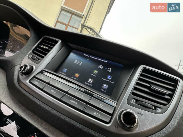 Черный Хендай Туксон, объемом двигателя 2 л и пробегом 156 тыс. км за 12800 $, фото 75 на Automoto.ua