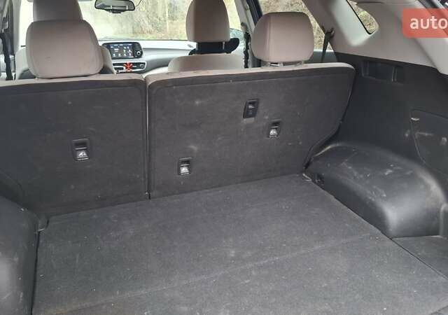 Черный Хендай Туксон, объемом двигателя 2 л и пробегом 101 тыс. км за 19700 $, фото 7 на Automoto.ua