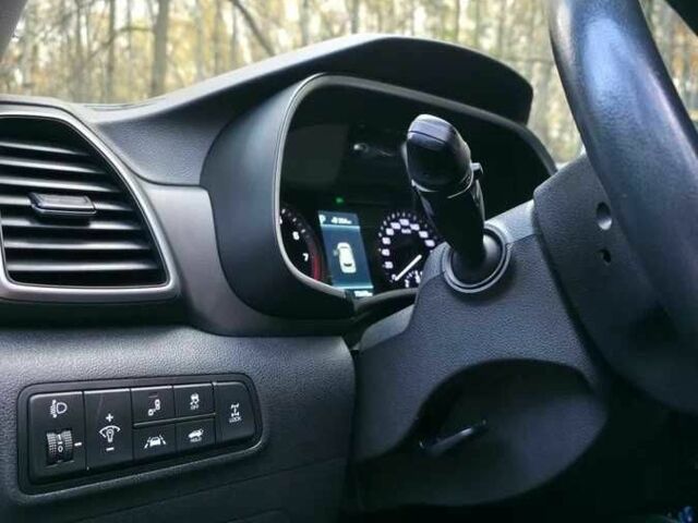 Чорний Хендай Туксон, об'ємом двигуна 2 л та пробігом 135 тис. км за 13500 $, фото 11 на Automoto.ua