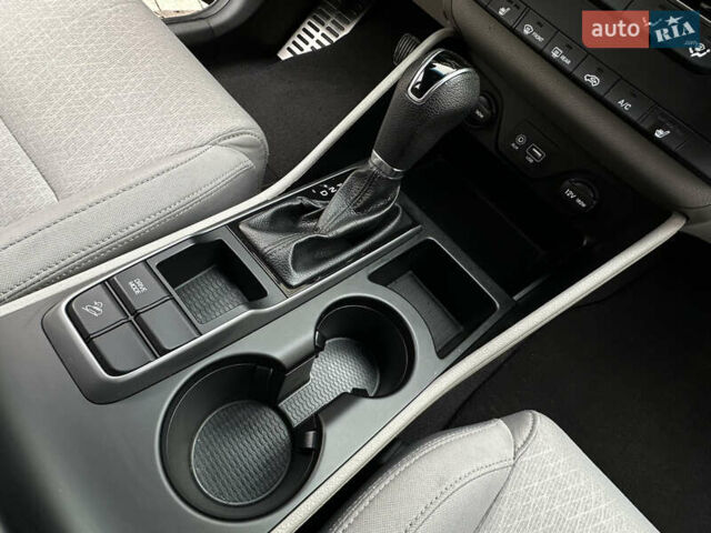 Черный Хендай Туксон, объемом двигателя 2 л и пробегом 156 тыс. км за 12800 $, фото 73 на Automoto.ua