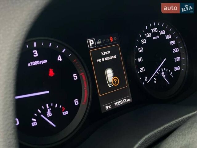 Черный Хендай Туксон, объемом двигателя 2 л и пробегом 106 тыс. км за 19500 $, фото 11 на Automoto.ua