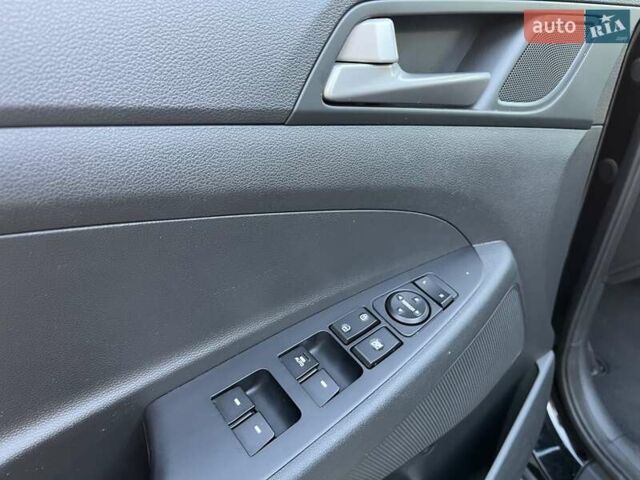 Чорний Хендай Туксон, об'ємом двигуна 2.4 л та пробігом 49 тис. км за 21500 $, фото 10 на Automoto.ua