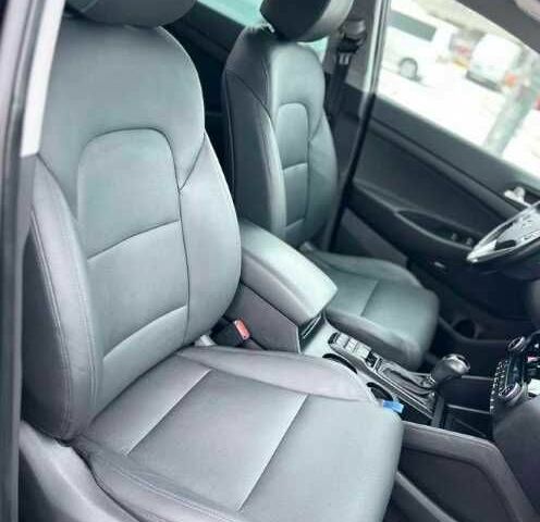 Чорний Хендай Туксон, об'ємом двигуна 1.6 л та пробігом 102 тис. км за 329 $, фото 17 на Automoto.ua