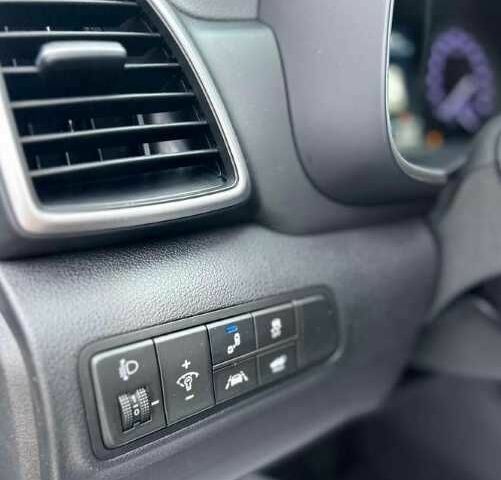 Чорний Хендай Туксон, об'ємом двигуна 1.6 л та пробігом 102 тис. км за 329 $, фото 11 на Automoto.ua