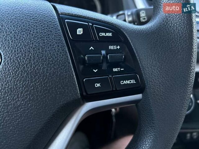 Хендай Туксон 2018 в Киеве на Automoto.ua Черный Хендай Туксон, объемом двигателя 2 л и пробегом 106 тыс. км за 15500 $, фото 19 на Automoto.ua