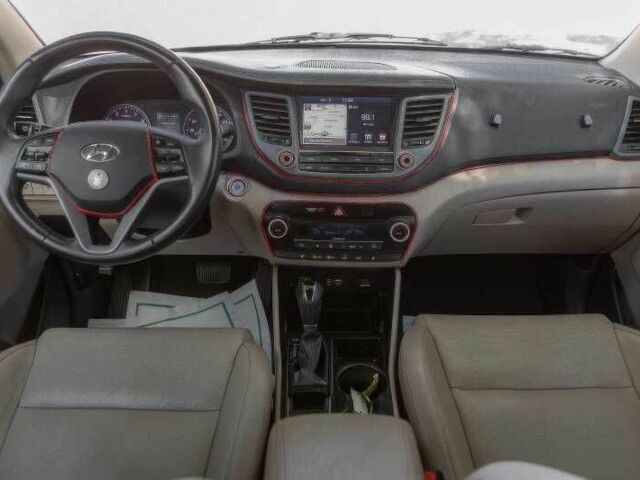 Черный Хендай Туксон, объемом двигателя 2 л и пробегом 89 тыс. км за 11200 $, фото 6 на Automoto.ua