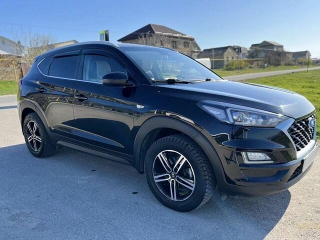 Черный Хендай Туксон, объемом двигателя 2 л и пробегом 108 тыс. км за 10000 $, фото 3 на Automoto.ua