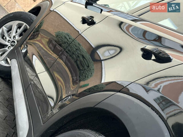 Черный Хендай Туксон, объемом двигателя 2 л и пробегом 156 тыс. км за 12800 $, фото 28 на Automoto.ua