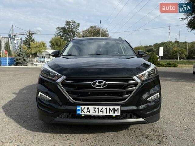 Черный Хендай Туксон, объемом двигателя 2.36 л и пробегом 130 тыс. км за 19500 $, фото 3 на Automoto.ua