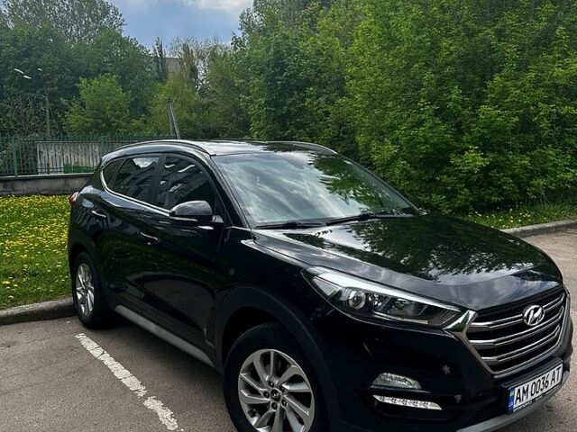 Черный Хендай Туксон, объемом двигателя 1.7 л и пробегом 120 тыс. км за 19500 $, фото 10 на Automoto.ua