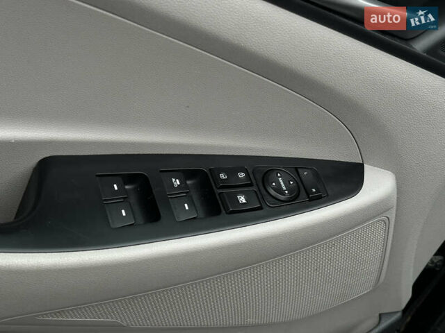 Черный Хендай Туксон, объемом двигателя 2 л и пробегом 156 тыс. км за 12800 $, фото 66 на Automoto.ua