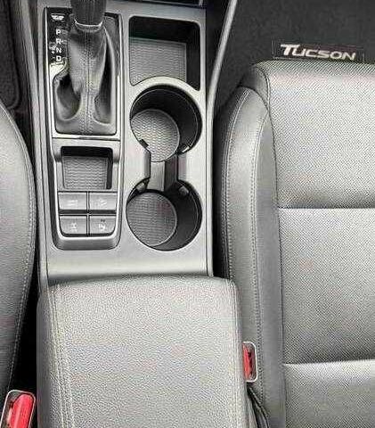 Черный Хендай Туксон, объемом двигателя 1.6 л и пробегом 65 тыс. км за 12600 $, фото 17 на Automoto.ua