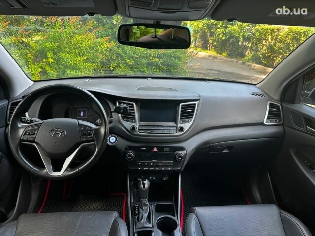 Черный Хендай Туксон, объемом двигателя 2 л и пробегом 109 тыс. км за 18490 $, фото 19 на Automoto.ua