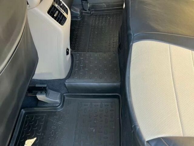 Черный Хендай Туксон, объемом двигателя 2 л и пробегом 108 тыс. км за 10000 $, фото 9 на Automoto.ua