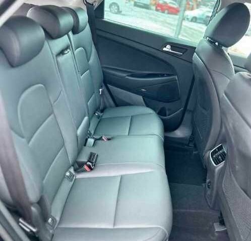 Чорний Хендай Туксон, об'ємом двигуна 1.6 л та пробігом 102 тис. км за 329 $, фото 15 на Automoto.ua