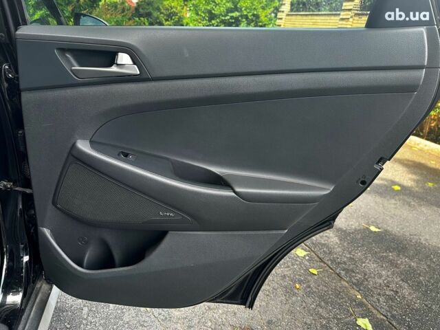 Черный Хендай Туксон, объемом двигателя 2 л и пробегом 109 тыс. км за 18490 $, фото 22 на Automoto.ua