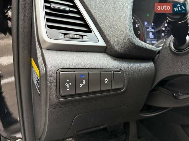 Хендай Туксон 2018 в Киеве на Automoto.ua Черный Хендай Туксон, объемом двигателя 2.36 л и пробегом 131 тыс. км за 19990 $, фото 14 на Automoto.ua