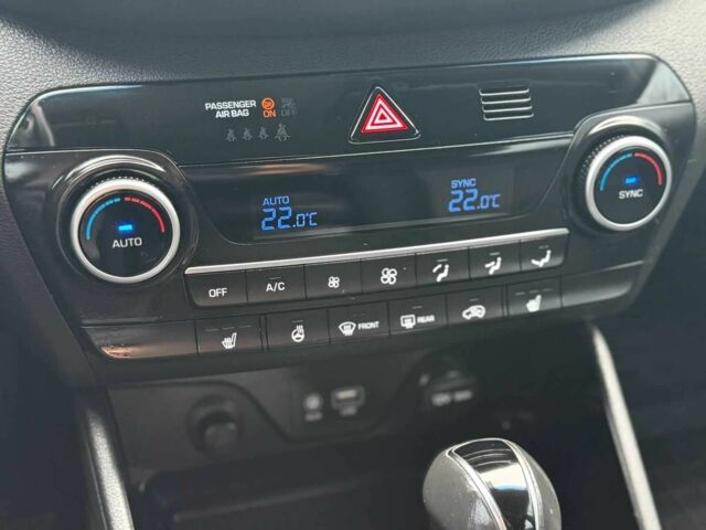 Чорний Хендай Туксон, об'ємом двигуна 2 л та пробігом 70 тис. км за 23000 $, фото 7 на Automoto.ua