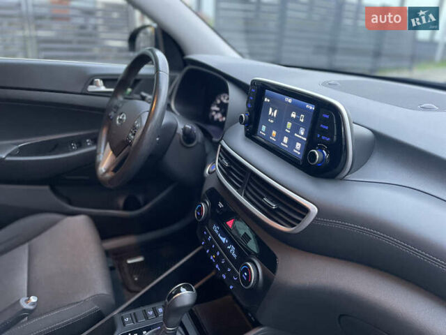 Черный Хендай Туксон, объемом двигателя 2 л и пробегом 103 тыс. км за 20900 $, фото 50 на Automoto.ua