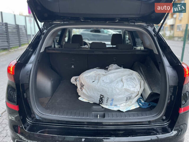 Черный Хендай Туксон, объемом двигателя 2 л и пробегом 103 тыс. км за 20900 $, фото 52 на Automoto.ua