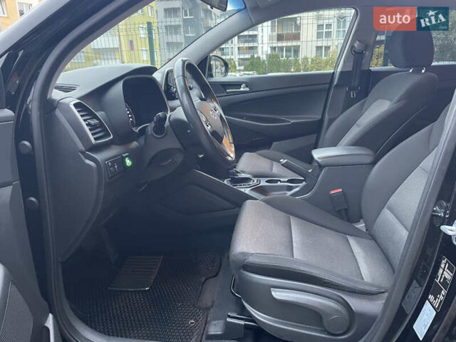 Черный Хендай Туксон, объемом двигателя 2 л и пробегом 103 тыс. км за 20900 $, фото 17 на Automoto.ua
