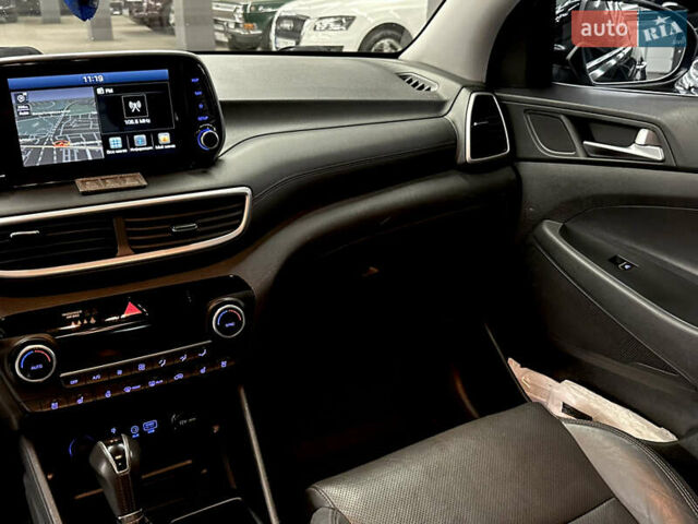 Черный Хендай Туксон, объемом двигателя 2 л и пробегом 153 тыс. км за 20500 $, фото 23 на Automoto.ua