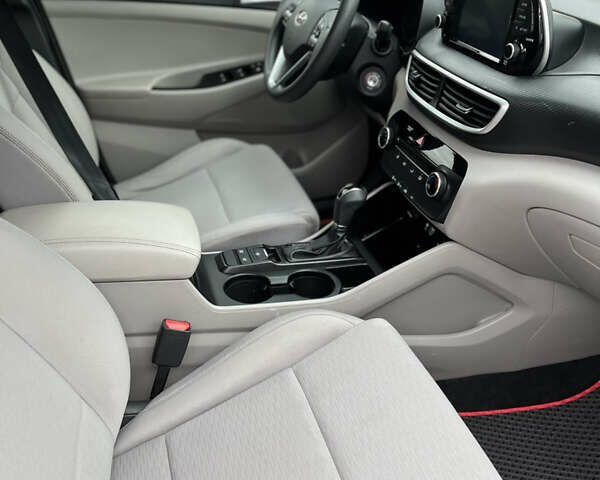 Черный Хендай Туксон, объемом двигателя 2 л и пробегом 192 тыс. км за 15200 $, фото 23 на Automoto.ua