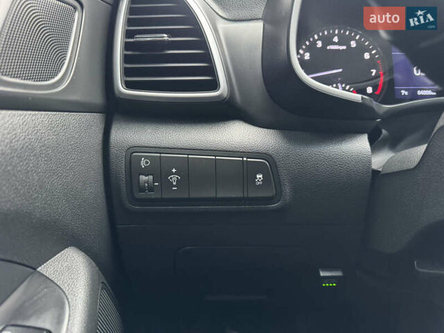 Чорний Хендай Туксон, об'ємом двигуна 2 л та пробігом 84 тис. км за 19000 $, фото 29 на Automoto.ua