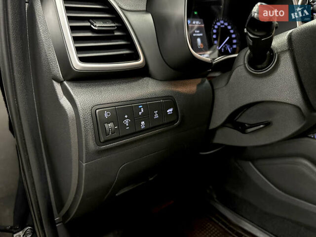 Черный Хендай Туксон, объемом двигателя 2 л и пробегом 153 тыс. км за 20500 $, фото 16 на Automoto.ua