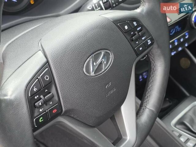 Черный Хендай Туксон, объемом двигателя 2 л и пробегом 151 тыс. км за 18950 $, фото 86 на Automoto.ua