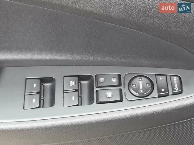 Черный Хендай Туксон, объемом двигателя 2 л и пробегом 151 тыс. км за 18950 $, фото 85 на Automoto.ua